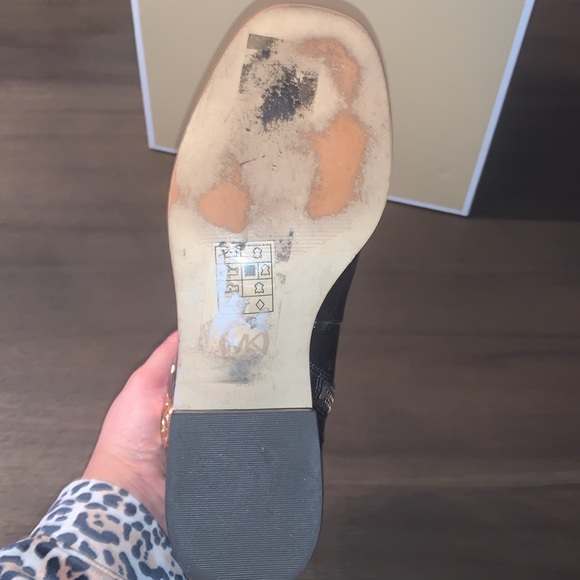 Michae Kors booties in box - Picture 5 of 5